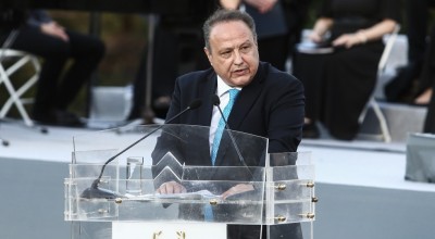 Πάρκο πλατείας Καλλιθέας: Απειλητικά συνθήματα κατά του δημάρχου Στέλιου Αγγελούδη