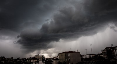 Θεσσαλονίκη-Ήχησε το 112 για την κακοκαιρία: «Αποφύγετε τις άσκοπες μετακινήσεις»