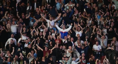 UEFA: Τιμώρησε τη Σερβία για ρατσιστική συμπεριφορά των οπαδών της