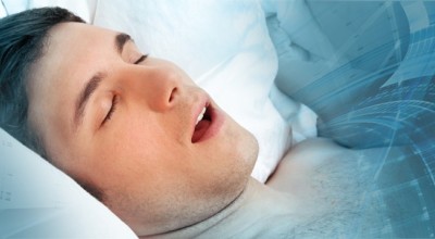 Μπορεί το ροχαλητό μας να μας ξυπνήσει; Πώς ο εγκέφαλος «φιλτράρει» τον θόρυβο στον ύπνο