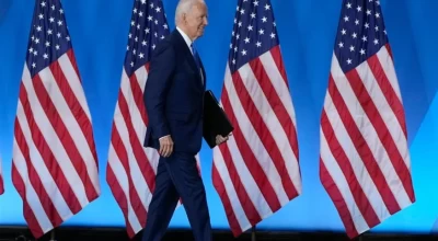 ΗΠΑ: Θα αποχωρήσει από την κούρσα για την προεδρία ο απομονωμένος Μπάιντεν;