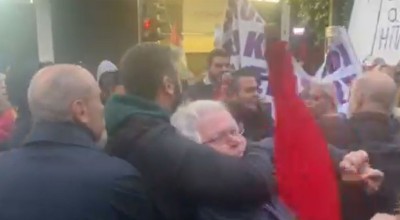 Πολυτεχνείο: Επεισόδιο μεταξύ φοιτητών και... Kasselistas (vid)