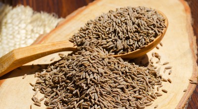 Το θεραπευτικό μπαχαρικό που αδυνατίζει και ρίχνει τη χοληστερόλη