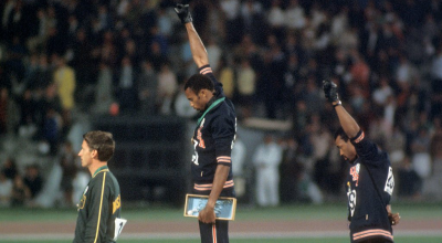 Photostory: Η «Μαύρη Δύναμη» και συμβολική γροθιά Νόρμαν στο ρατσισμό