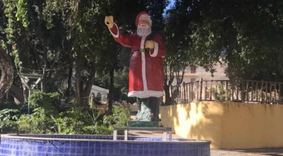 Ρόδος: «Χριστούγεννα για πάντα» στο νησί - Ο δήμος ακόμα δεν έχει ξεστολίσει!