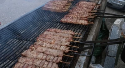 Reddit: Διπλωματικό επεισόδιο στο διαδίκτυο με το αλβανικό σουβλάκι