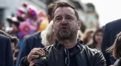 Τέμπη-Ξέσπασμα Πλακιά: «Τα παιδιά μας δεν έπεσαν υπέρ πατρίδος, τα σκότωσε η πατρίδα»