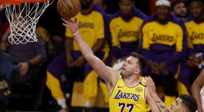 NBA: Εκπληκτικοί Θάντερς, διπλάρα των Λέικερς στο Μιλγουόκι