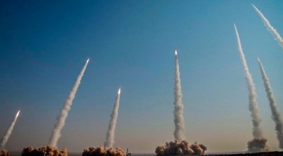 Συναγερμός στη Μέση Ανατολή: Το Ιράν εκτόξευσε πυραύλους κατά αμερικανικής βάσης στο Κατάρ