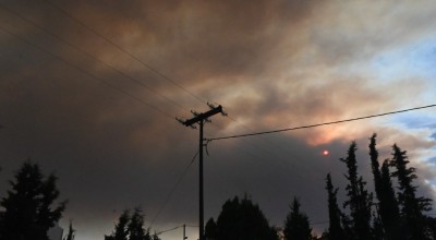 Πύρινη κόλαση στο Φενεό Κορινθίας: Φόβοι για εξάπλωση της φωτιάς σε κατοικημένες περιοχές