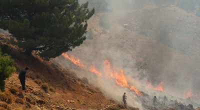 Χωρίς ρεύμα δεκάδες περιοχές λόγω των πυρκαγιών