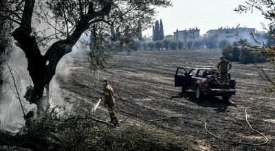 Πάτρα: Ενεργό το μέτωπο της πυρκαγιάς από Κεραίες προς Ρωμανό