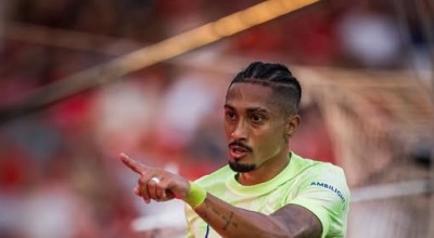 Ραφίνια κατά της Disneyland: «Είναι ντροπή να φέρεστε έτσι σε ένα παιδί»