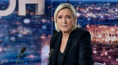 Φουλάρει για ανατροπή και «άλωση» του Ελιζέ η Μαρίν Λεπέν