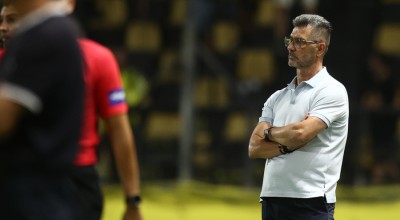 Αναβρασμός στον Άρη: Στα αποδυτήρια ο Καρυπίδης, τα είπε με Ρέγες και Ουζουνίδη