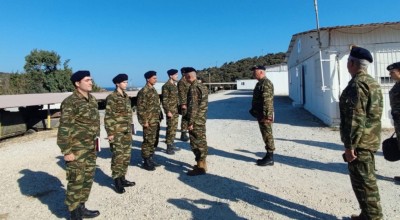 Στρατιωτική θητεία: Λιγότερες αναβολές, αυστηρότερες απαλλαγές και άνοιγμα στη στράτευση γυναικών