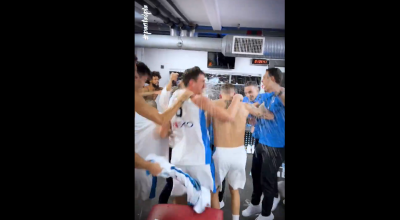 Εθνική Ελλάδας: Πανζουρλισμός στα αποδυτήρια-«Δεν σταματώ να τραγουδώ ποτέ…»