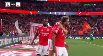 Ασταμάτητος Παυλίδης: Με δύο προσωπικά γκολ έφερε... τούμπα το ματς για τη Μπενφίκα