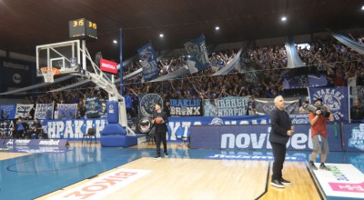 Τέτοιες εικόνες δεν σας έλειψαν; Ο Ηρακλής είναι εδώ: «Μέσα στο ναό το Ιβανώφειο...»