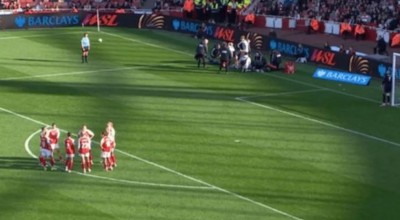 ΣΟΚ στο «Emirates»: Παίκτρια της Μπράιτον κατέρρευσε και μεταφέρθηκε εκτός αγώνα με οξυγόνο