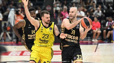 «Ασπρόμαυρος» ο Νικ Καλάθης