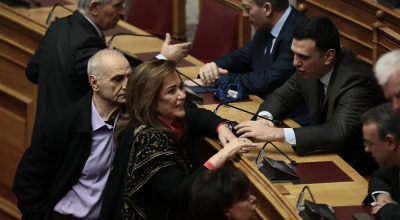 «Εμφύλιος» στη ΝΔ για τον λιμενάρχη Χανίων: Αντιπαράθεση Κικίλια-Μπακογιάννη με «φαρμακερές» ατάκες