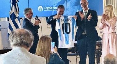Τίμησαν τον Νταλάρα στην Αργεντινή: Το δώρο που του έδωσαν (pics)