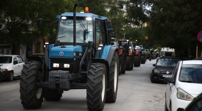 Απέκλεισαν το ΥΜΑΘ οι αγρότες: Απείλησαν να ρίξουν την πύλη