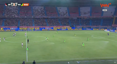 Κολομβία: Γιατί ποδοσφαιριστές ξάπλωσαν στο χορτάρι