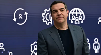 «Συγγνώμη» Τσίπρα σε καναλάρχες για τις άδειες: «Επιθετική και λάθος η διαδικασία»