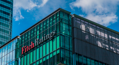 Νέα αναβάθμιση για το ελληνικό αξιόχρεο: Η «ψήφος εμπιστοσύνης» του Fitch