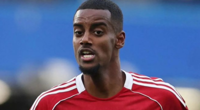 Αλεξάντερ Ίσακ: Δέχθηκε απειλές και αγόρασε σκύλο-φύλακα με ποσό «μαμούθ»