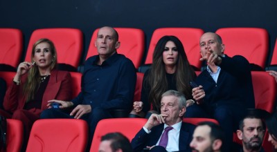 Κίμπερλι Γκίλφοϊλ: Πάλι στο ΣΕΦ η πρέσβειρα των ΗΠΑ-Δίπλα στους αδελφούς Αγγελόπουλους