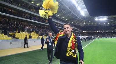 Αποθέωση του Μανόλο Χιμένεθ στην OPAP Arena: Η βράβευση και το τετ-α-τετ με Ηλιόπουλο