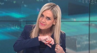 ΕΡΤ3: Αντιδράσεις στα social media για την καρατόμηση της Σύνθια Σάπικα