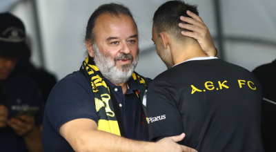 Ηλιόπουλος: Η δωρεά με τις 21 μπάλες σε σχολεία