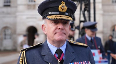 Ηνωμένο Βασίλειο-Ωμή παρέμβαση Πτέραρχου: «Έτοιμοι να πολεμήσουμε» (vid)