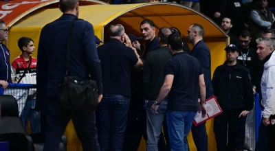 Ένταση στο Περιστέρι-Ολυμπιακός: Φραστικό επεισόδιο Μπαρτζώκα με οπαδό