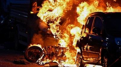 Χάος πριν το Τζένοα-Ίντερ: Εκτεταμένα επεισόδια με τραυματίες και καμένα οχήματα