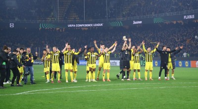 ΑΕΚ-Η παρακάμερα με Κραϊόβα: Το φιλί στον Πινέδα και η αποθέωση στα αποδυτήρια (vid)