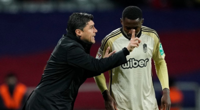 «Περίπλοκη υπόθεση» χαρακτηρίζουν οι Ισπανοί τη μεταγραφή του Χόνγκλα