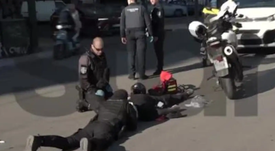 Αστυνομικός «ξάπλωσε» στην Πατησίων για να σώσει τραυματία!