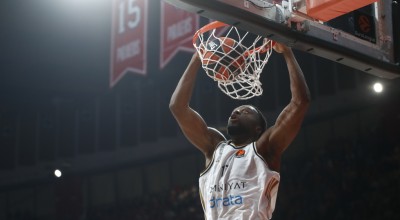 Dubai BC: Το τρομερό τρίποντο του Καμπενγκέλε από το κέντρο