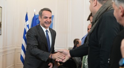 Συνάντηση Μητσοτάκη με αγρότες: Βελτιώσεις, νέα μέτρα και... τελεσίγραφο στα μπλόκα