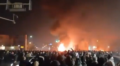 Απειλεί με αιματοκύλισμα στο Ιράν ο Τραμπ: Τουλάχιστον 60 νεκροί στις διαδηλώσεις