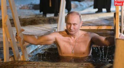 Συνεχίζει την παράδοση των Θεοφανείων ο Πούτιν: Βούτηξε σε πάγο