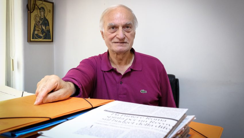 Μανώλης Μαυρομμάτης: «Η γυναίκα μου κάηκε ζωντανή γιατί δεν ήθελε να εγκαταλείψει το σπίτι μας»