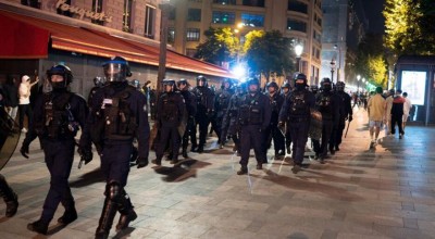 Σοβαρά επεισόδια στο Παρίσι μετά το Σενεγάλη-Μαρόκο: Συγκρούσεις οπαδών με την αστυνομία