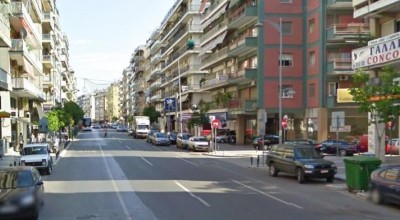 Θεσσαλονίκη: Οδηγός μπήκε ανάποδα στη Βασιλίσσης Όλγας (vid)