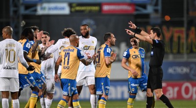 Απέδρασε από την Τρίπολη η ΑΕΚ με αμφισβητούμενο γκολ